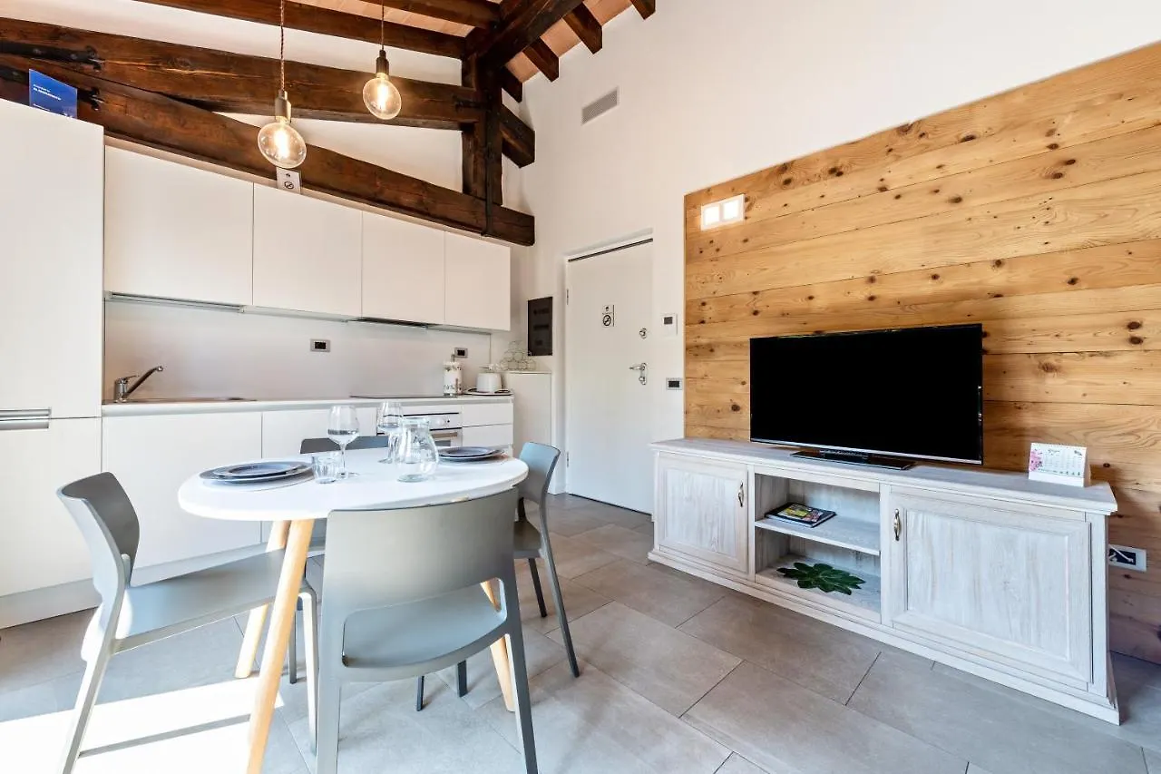 Al Segnavento Montese Apartamento Toscolano Maderno 0*,